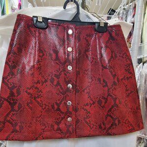 ASTR THE LABEL RED FAUX LEATHER SNAKESKIN PRINT MINI SKIRT